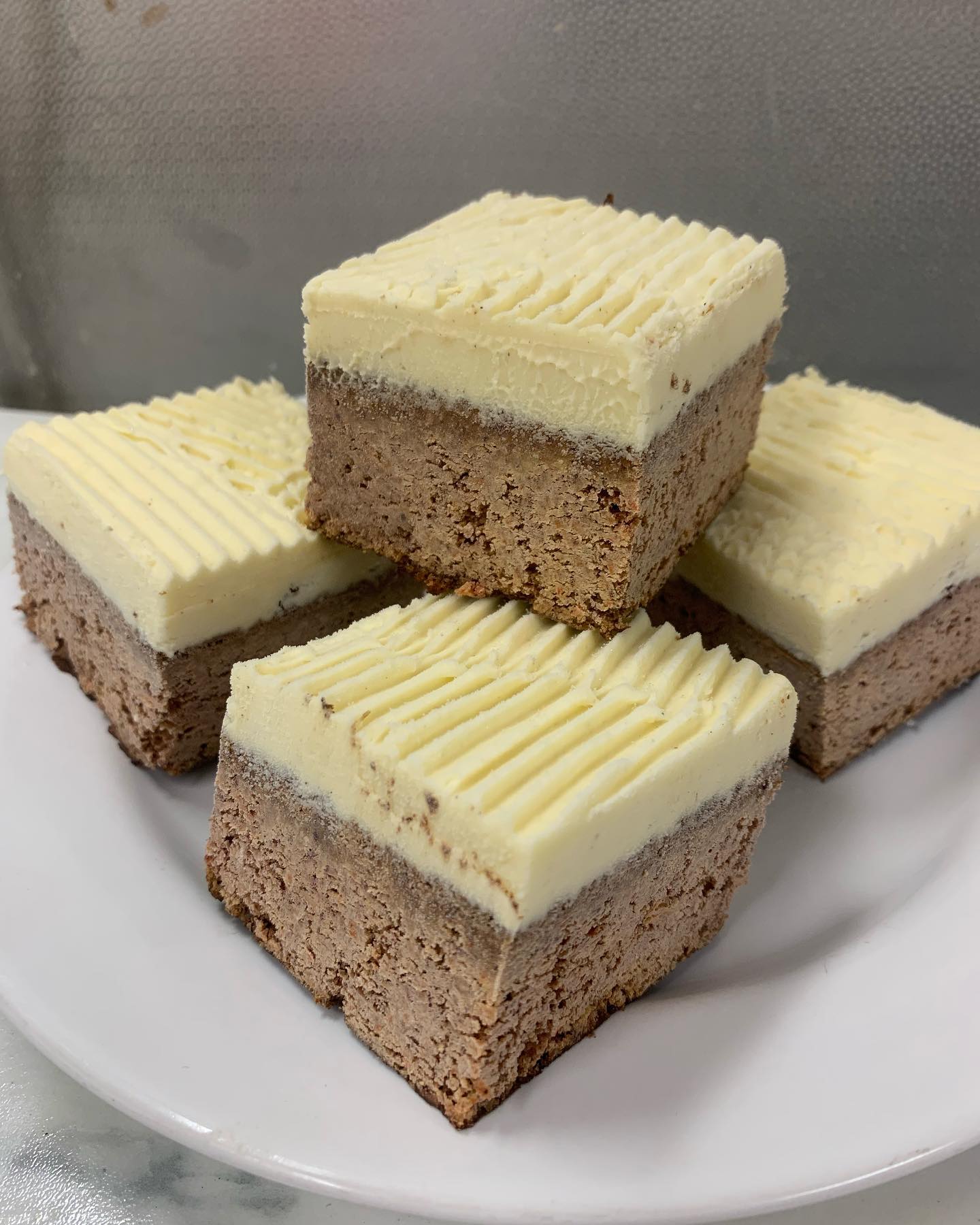 Krispiga wienerbröd fyllda med mandel från Ullånger